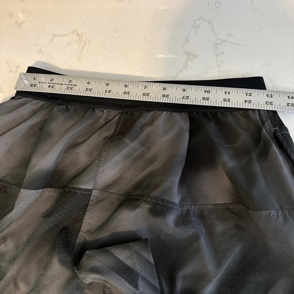 Nike Womens 2 in 1 Woven Tennis Shorts - Base Grey color size Medium - Picture 9 of 10